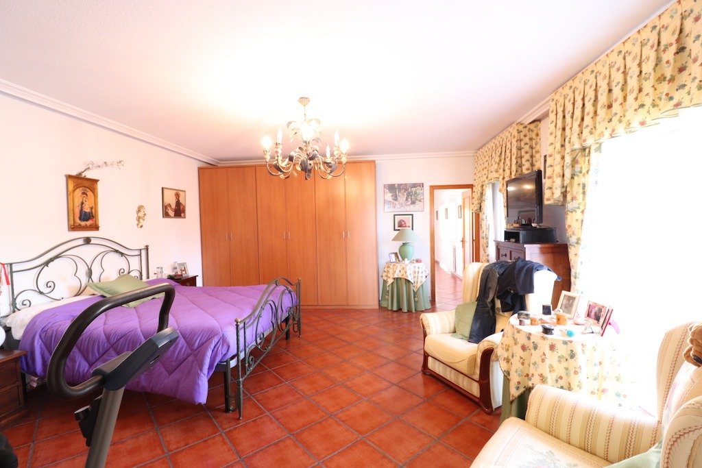 Huvila Torrevieja, Alicante, Espanja 5 makuuhuonetta, 380 m2 No. 115499
