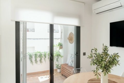 Huvila myytävänä Sant Pol de Mar, Barcelona, Espanja, 5 makuuhuonetta, 285 m2 No. 154156 - kuva 7