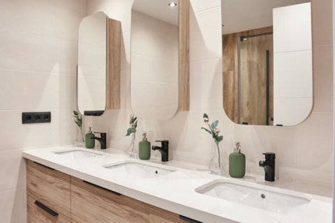 Huvila myytävänä Sant Pol de Mar, Barcelona, Espanja, 5 makuuhuonetta, 285 m2 No. 154156 - kuva 13