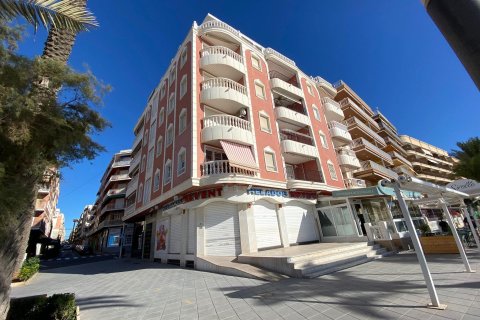 Apartamento en venta Torrevieja, Alicante, España 2 dormitorios, 90 m2 No. 116890 - foto 3