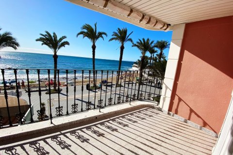 Apartamento en venta Torrevieja, Alicante, España 2 dormitorios, 90 m2 No. 116890 - foto 1