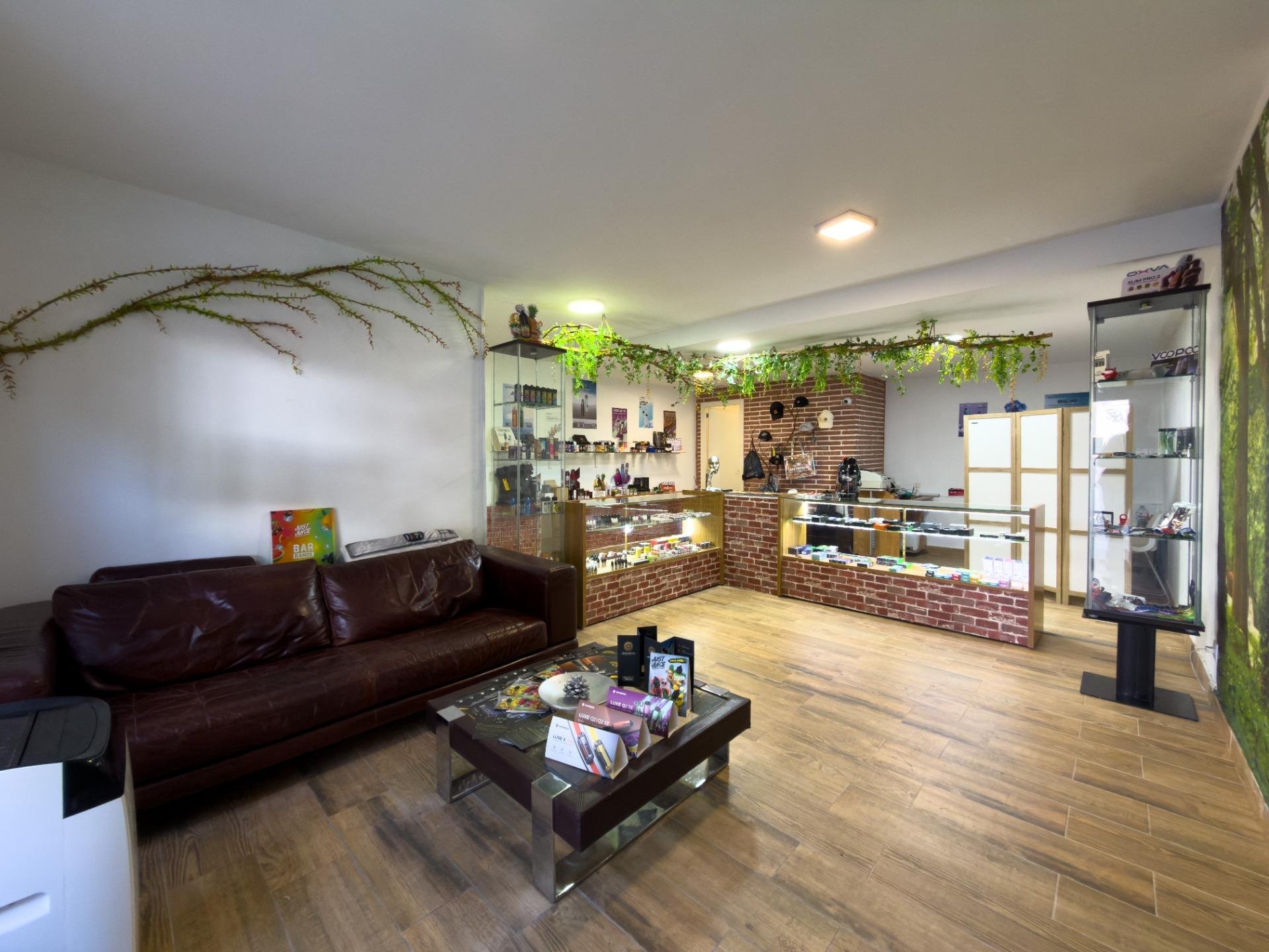 Commercial property in San Martin de Valdeiglesias, Madrid, Spain 1 bedroom, 52 sq.m. No. 182879