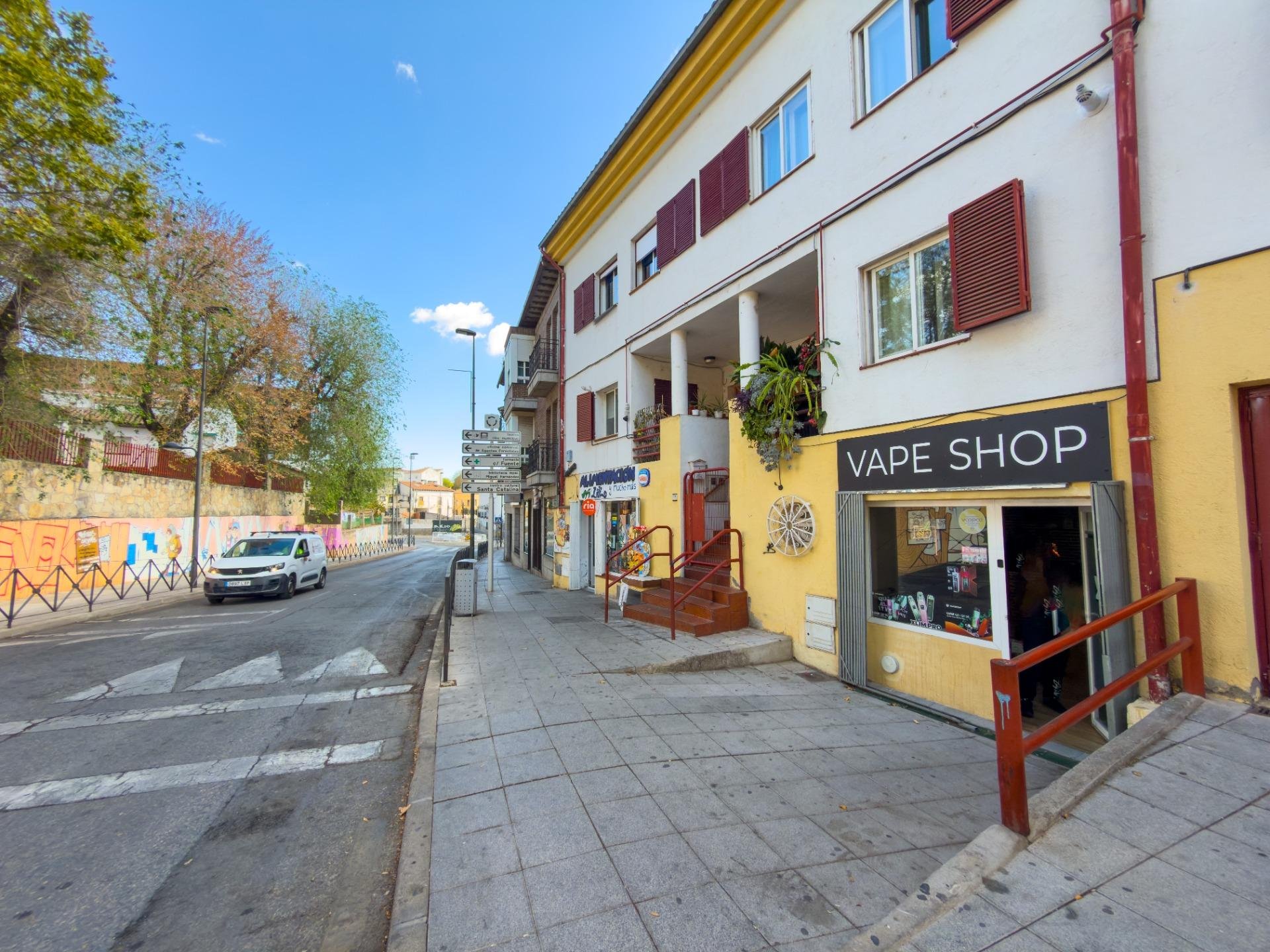 Commercial property in San Martin de Valdeiglesias, Madrid, Spain 1 bedroom, 52 sq.m. No. 182879