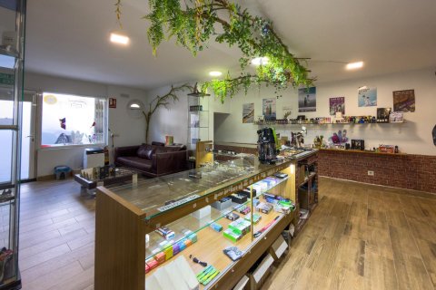 Commercial property for sale in San Martin de Valdeiglesias, Madrid, Spain 1 bedroom, 52 sq.m. No. 182879 - photo 7