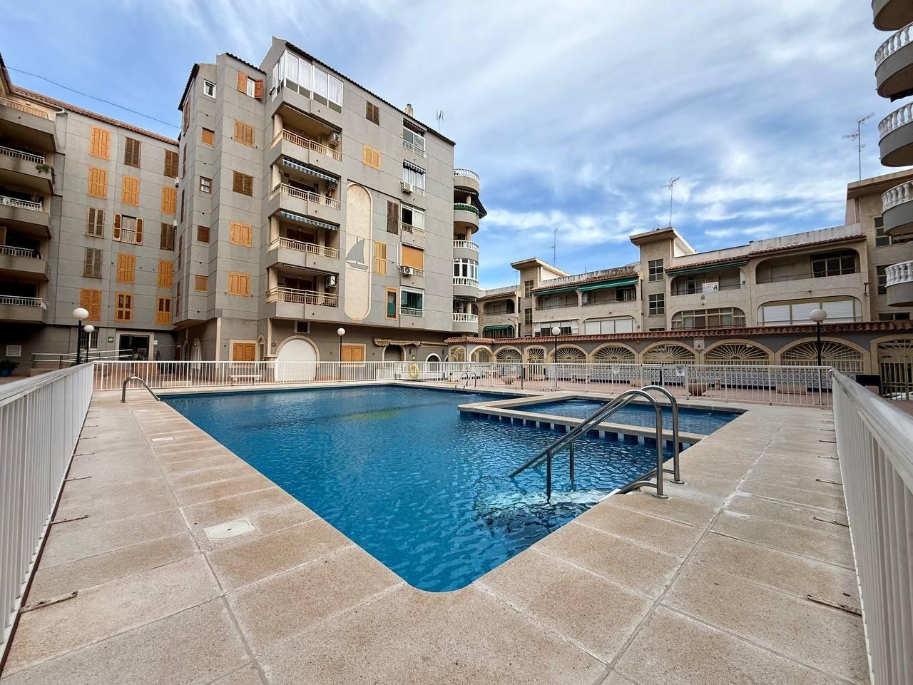 Huoneisto Torrevieja, Alicante, Espanja 2 makuuhuonetta, 61 m2 No. 182880
