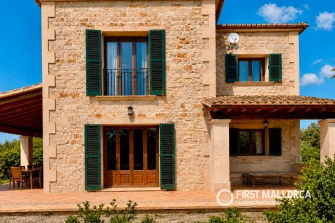 Finca for sale in Ses Salines, Mallorca, Spain 3 bedrooms, 475 sq.m. No. 182113 - photo 12