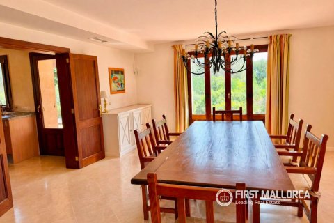 Finca for sale in Ses Salines, Mallorca, Spain 3 bedrooms, 475 sq.m. No. 182113 - photo 3