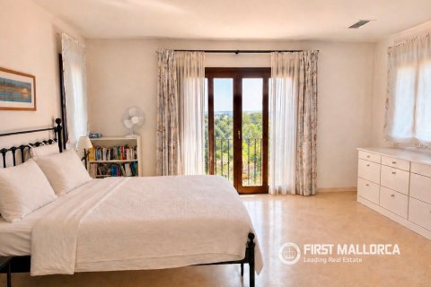 Finca for sale in Ses Salines, Mallorca, Spain 3 bedrooms, 475 sq.m. No. 182113 - photo 4