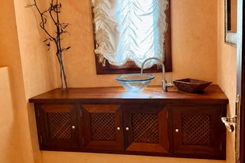 Finca for sale in Ses Salines, Mallorca, Spain 3 bedrooms, 475 sq.m. No. 182113 - photo 7
