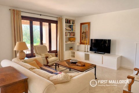 Finca for sale in Ses Salines, Mallorca, Spain 3 bedrooms, 475 sq.m. No. 182113 - photo 2