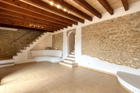 Rindu māja Mancor De La Vall, Mallorca, Spānijā 3 istabas, 218 m2 Nr. 182111