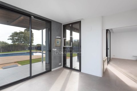 Villa for sale in Sant Vicenc De Montalt, Barcelona, Spain 4 bedrooms, 286 sq.m. No. 150344 - photo 8