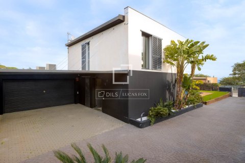 Villa for sale in Sant Vicenc De Montalt, Barcelona, Spain 4 bedrooms, 286 sq.m. No. 150344 - photo 6