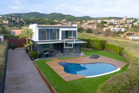 Villa in Sant Vicenc De Montalt, Barcelona, Spain 4 bedrooms, 286 sq.m. No. 150344