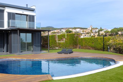 Villa for sale in Sant Vicenc De Montalt, Barcelona, Spain 4 bedrooms, 286 sq.m. No. 150344 - photo 4