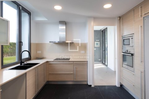 Villa for sale in Sant Vicenc De Montalt, Barcelona, Spain 4 bedrooms, 286 sq.m. No. 150344 - photo 12