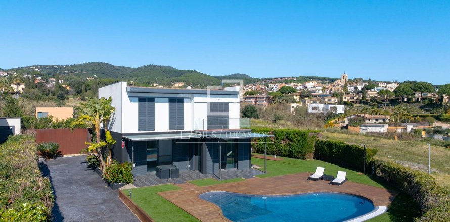 Villa à Sant Vicenc De Montalt, Barcelona, Espagne 4 chambres, 286 m2 No. 150344