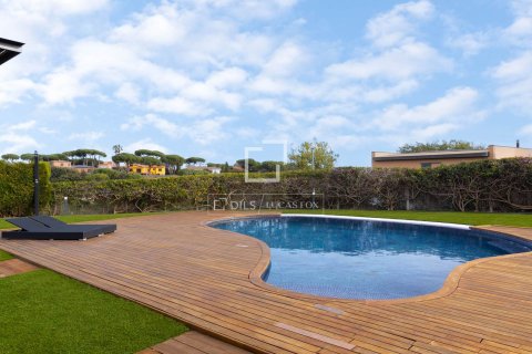 Villa for sale in Sant Vicenc De Montalt, Barcelona, Spain 4 bedrooms, 286 sq.m. No. 150344 - photo 5