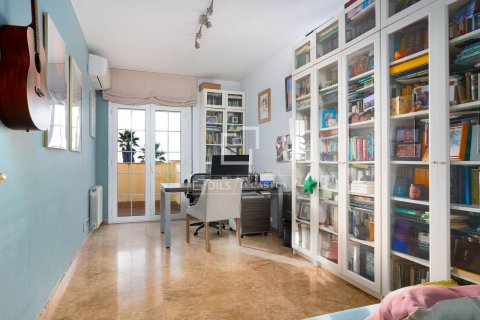 Villa for sale in Teia, Barcelona, Spain 4 bedrooms, 293 sq.m. No. 150345 - photo 22