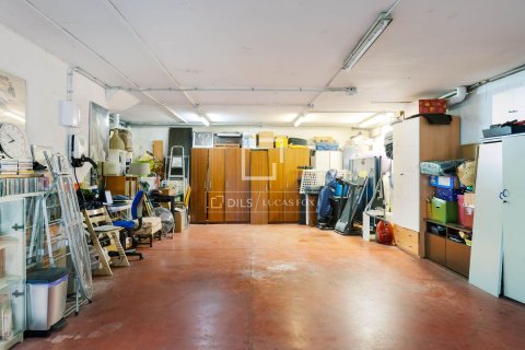 Villa for sale in Teia, Barcelona, Spain 4 bedrooms, 293 sq.m. No. 150345 - photo 25