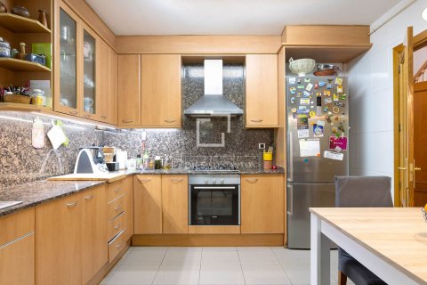 Villa for sale in Teia, Barcelona, Spain 4 bedrooms, 293 sq.m. No. 150345 - photo 6