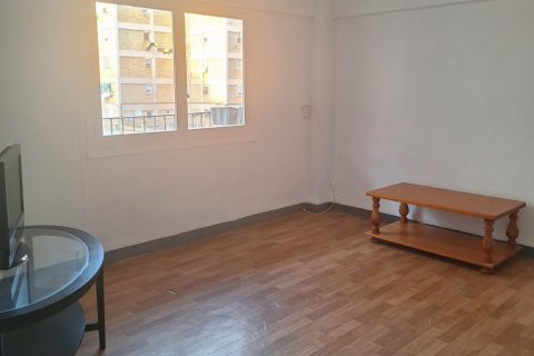 Huoneisto vuokrattavana Alicante, Espanja, 1 makuuhuone, 68 m2 No. 165969 - kuva 2
