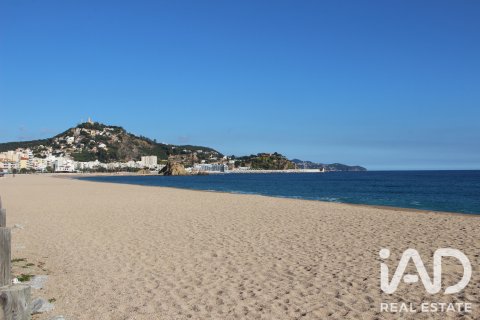 Apartment for sale in Blanes, Girona, Spain 1 bedroom, 54 sq.m. No. 187877 - photo 3