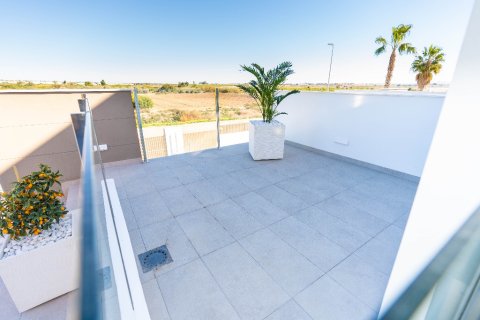Villa en venta en Guardamar del Segura, Alicante, España 4 dormitorios, 140 m2 No. 144847 - foto 16