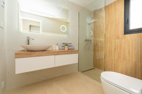 Villa en venta en Guardamar del Segura, Alicante, España 4 dormitorios, 140 m2 No. 144847 - foto 13