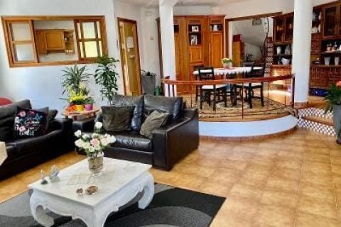Villa till salu i Altea, Alicante, Spanien 4 sovrum, 215 kvm. Nr. 180306 - foto 11