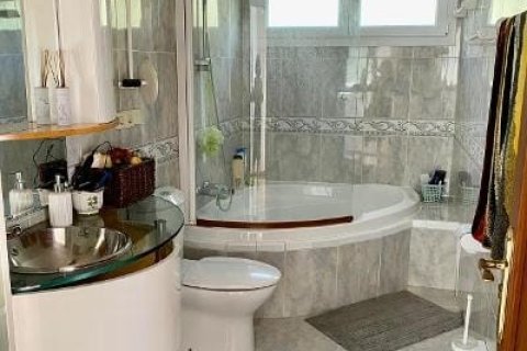 Villa till salu i Altea, Alicante, Spanien 4 sovrum, 215 kvm. Nr. 180306 - foto 14