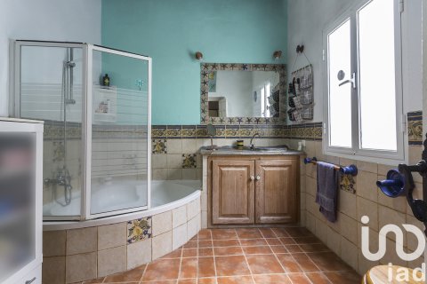 House for sale in Chiclana de la Frontera, Cadiz, Spain 10 bedrooms, 374 sq.m. No. 153530 - photo 30