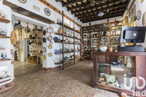 House for sale in Chiclana de la Frontera, Cadiz, Spain 10 bedrooms, 374 sq.m. No. 153530 - photo 4