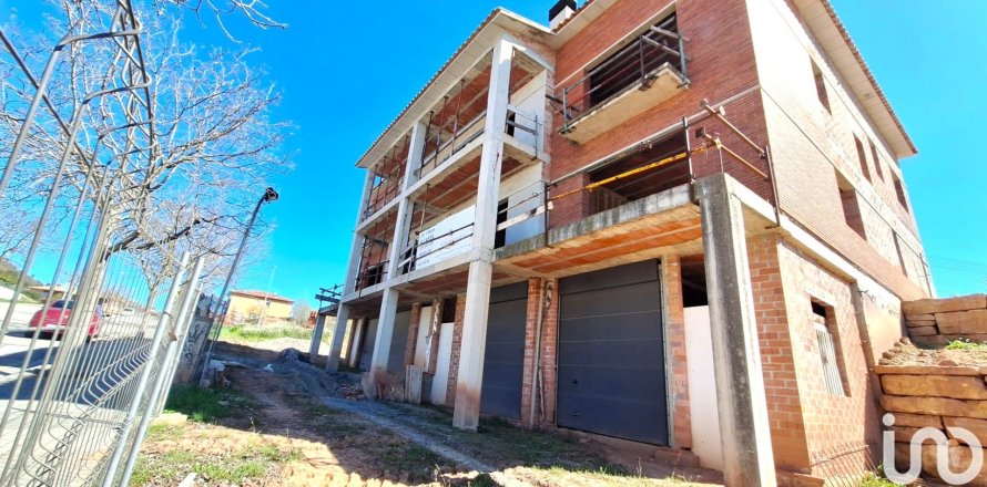 Tontti Moia, Barcelona, Espanja 235 m2 No. 153528