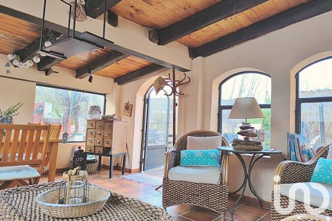 House in Soria, Spanien 4 Schlafzimmer, 329.56 m2 Nr. 153532