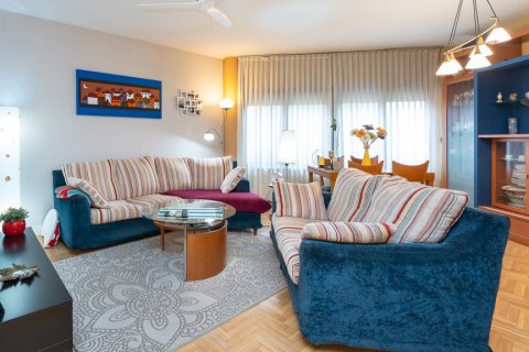 Apartment for sale Madrid, Spain 4 bedrooms, 110 sq.m. No. 107124 - photo 5