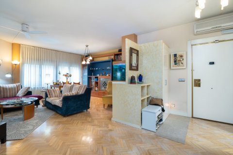 Apartment for sale Madrid, Spain 4 bedrooms, 110 sq.m. No. 107124 - photo 4