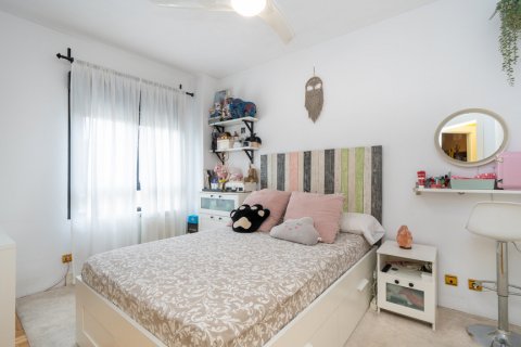 Apartment for sale Madrid, Spain 4 bedrooms, 110 sq.m. No. 107124 - photo 14
