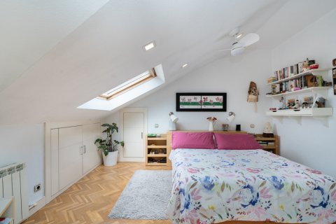 Apartment for sale Madrid, Spain 4 bedrooms, 110 sq.m. No. 107124 - photo 20