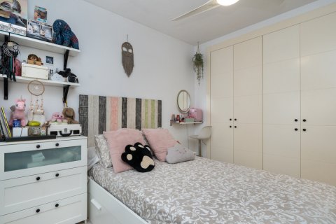 Apartment for sale Madrid, Spain 4 bedrooms, 110 sq.m. No. 107124 - photo 16