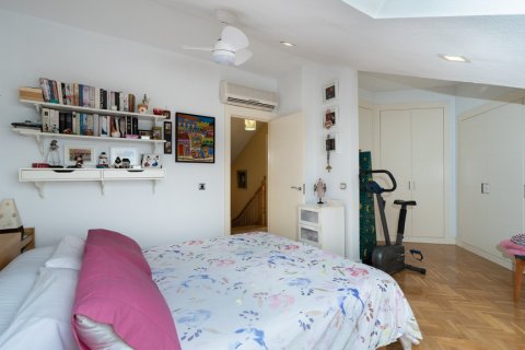 Apartment for sale Madrid, Spain 4 bedrooms, 110 sq.m. No. 107124 - photo 21