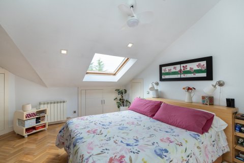 Apartment for sale Madrid, Spain 4 bedrooms, 110 sq.m. No. 107124 - photo 19