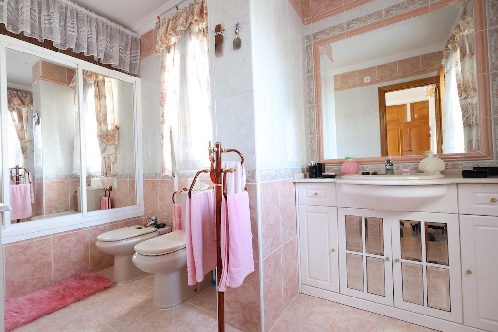 Villa en Alicante, España 5 dormitorios, 308 m2 No. 143804