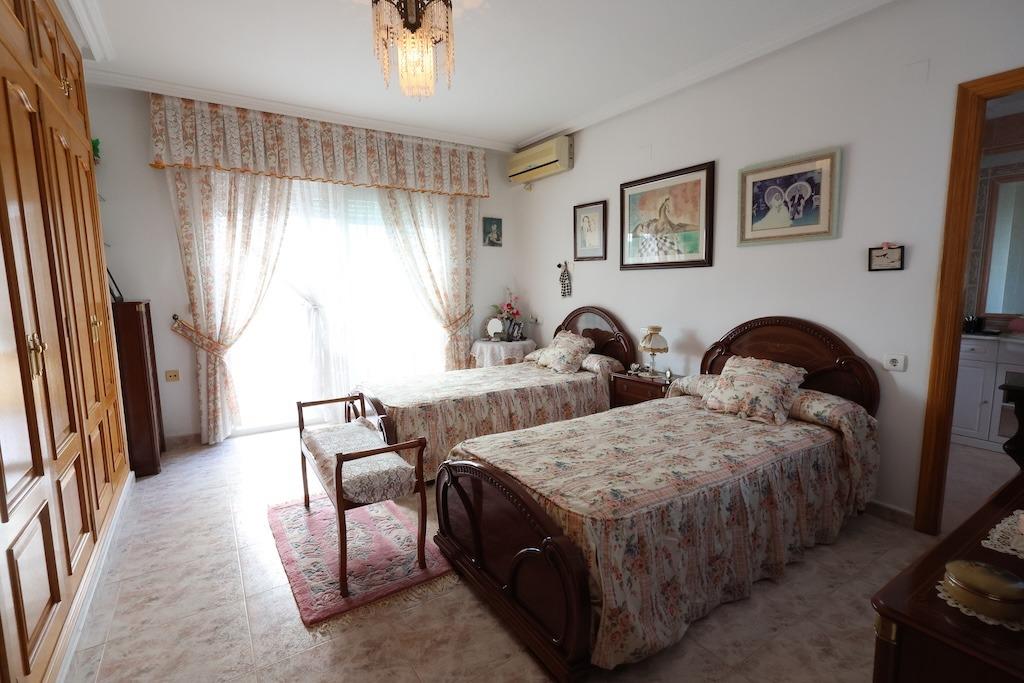 Villa en Alicante, España 5 dormitorios, 308 m2 No. 143804