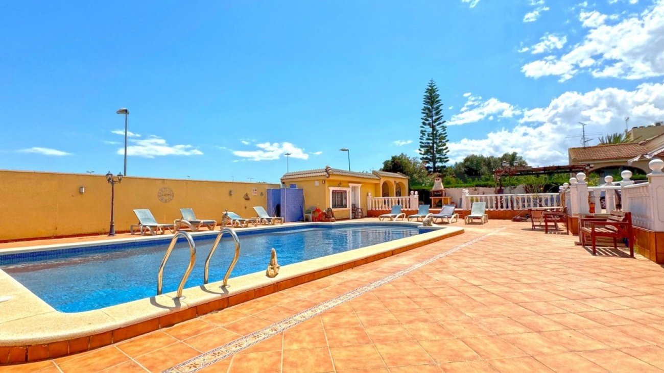 Villa i Los Balcones, Alicante, Spanien 6 sovrum,  Nr. 143807