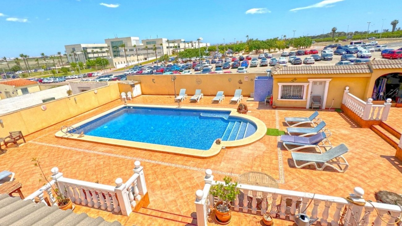 Villa i Los Balcones, Alicante, Spanien 6 sovrum,  Nr. 143807