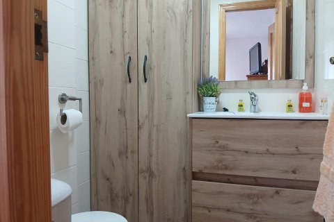 Apartment for sale in Guardamar del Segura, Alicante, Spain 1 bedroom, 75 sq.m. No. 167932 - photo 10