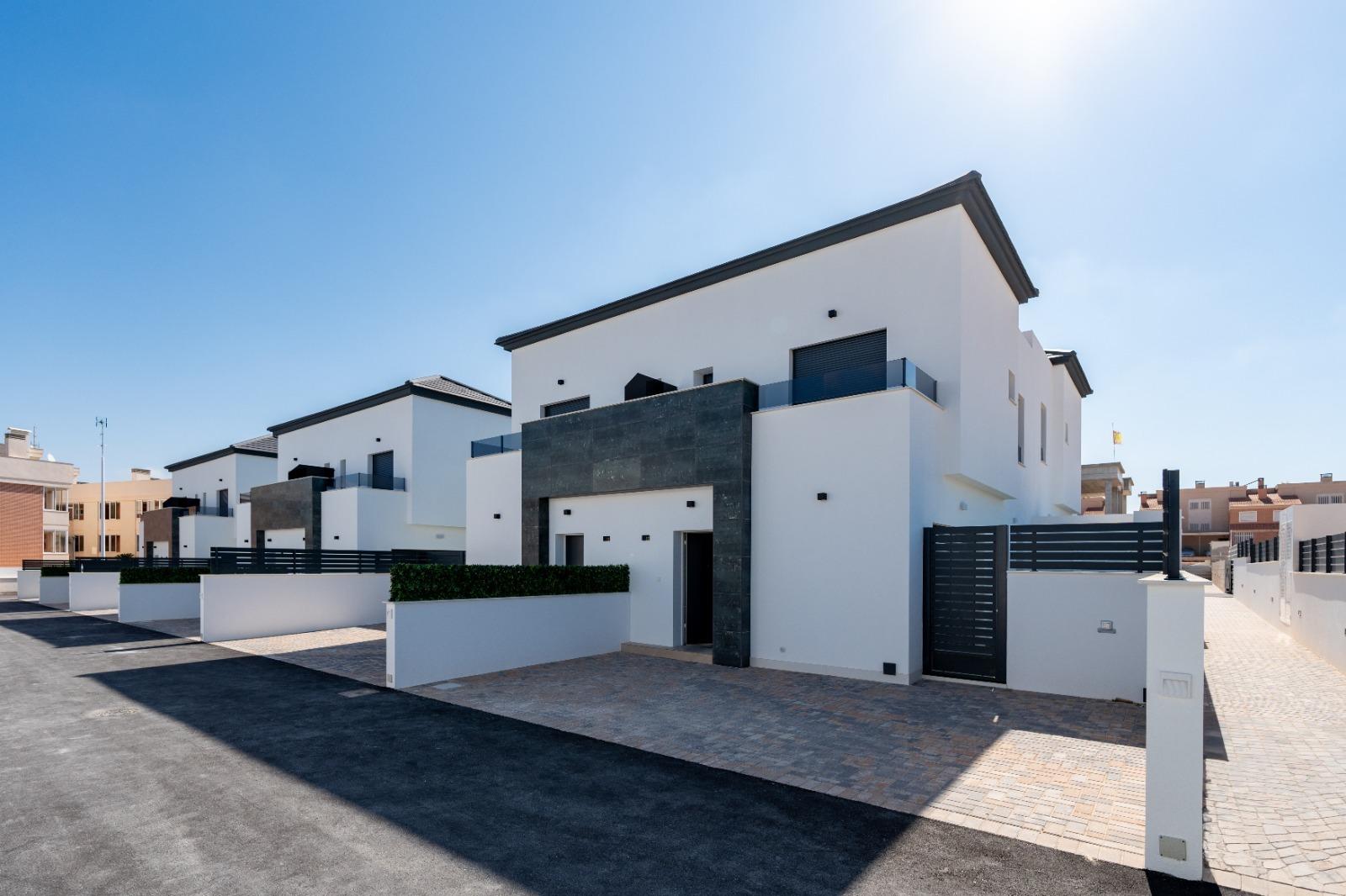 House in Gran Alacant, Alicante, Spain 3 bedrooms, 95 sq.m. No. 167933