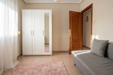 Apartment for sale in Valencia, Spain 4 bedrooms, 79 sq.m. No. 167935 - photo 5