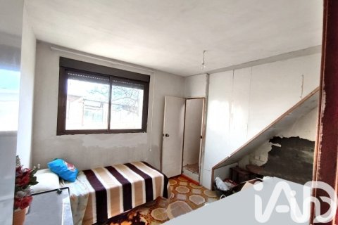 House for sale in Riego De La Vega, Leon, Spain 3 bedrooms, 899 sq.m. No. 185159 - photo 9